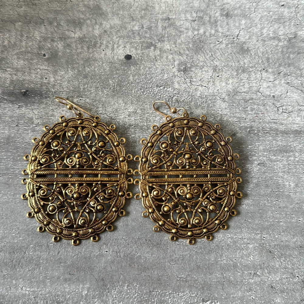 Gold vermeil dangle earrings. Never worn.
